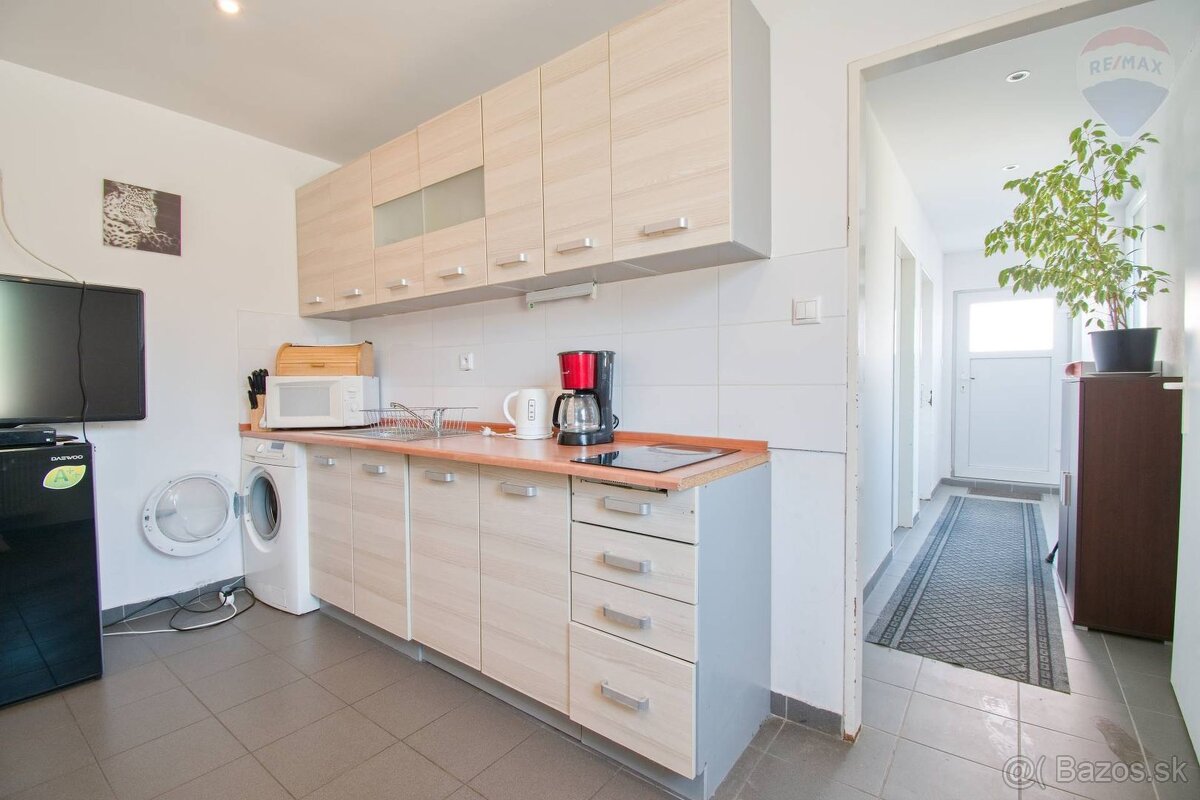 Na predaj komerčná budova, 172 m2, pozemok 411 m2, Lehnice - 15