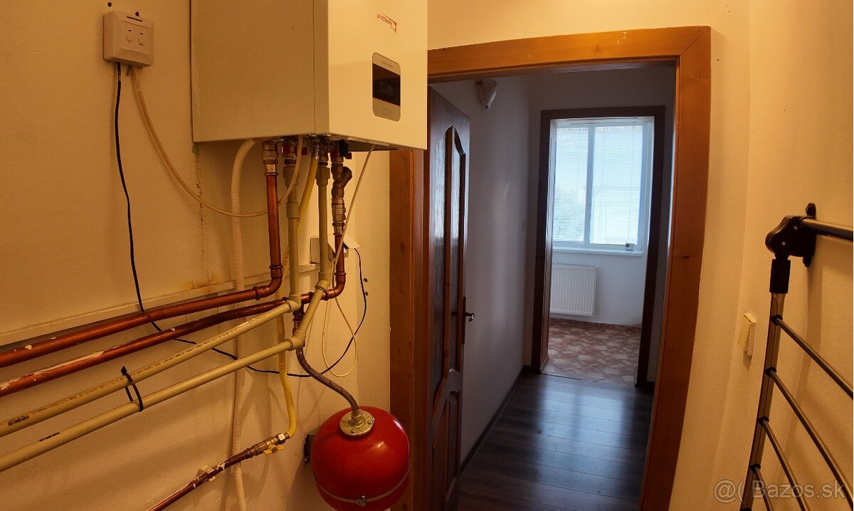 Prerobený 4izb rodinný dom s rozsiahlou záhradou, Kútníky - 15