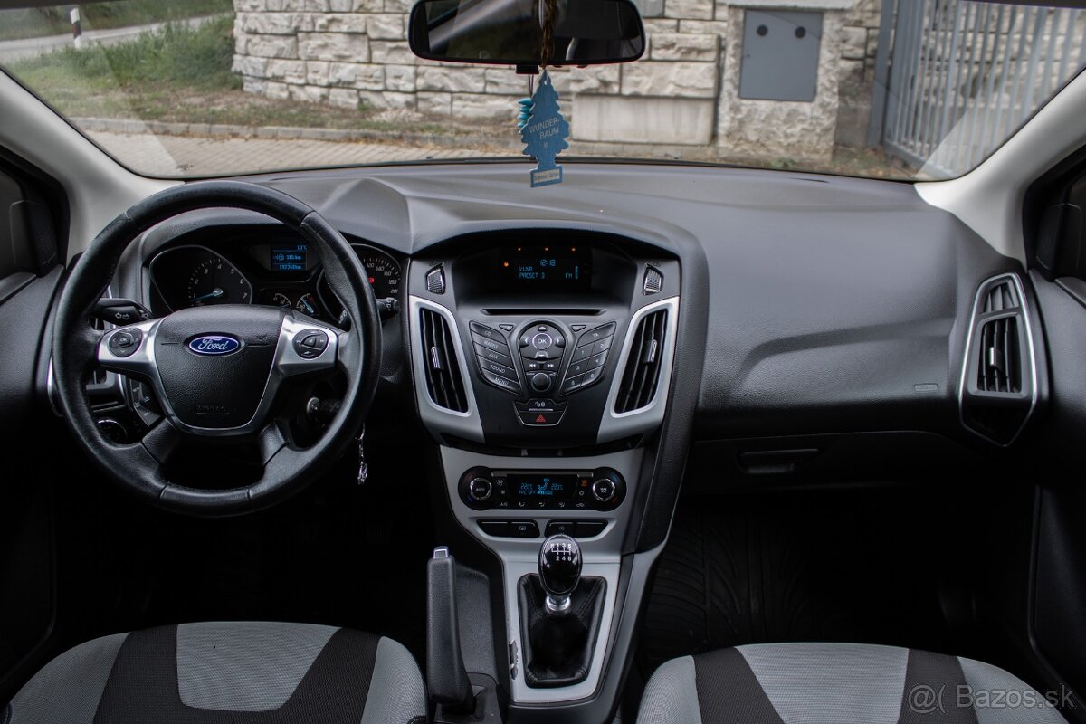 Ford Focus Kombi 1.0 EcoBoost Trend - 15