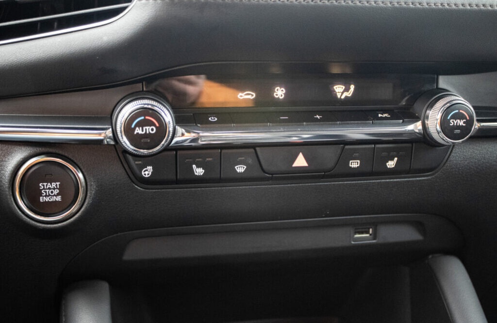 Mazda 3 90kW (2020). - 15