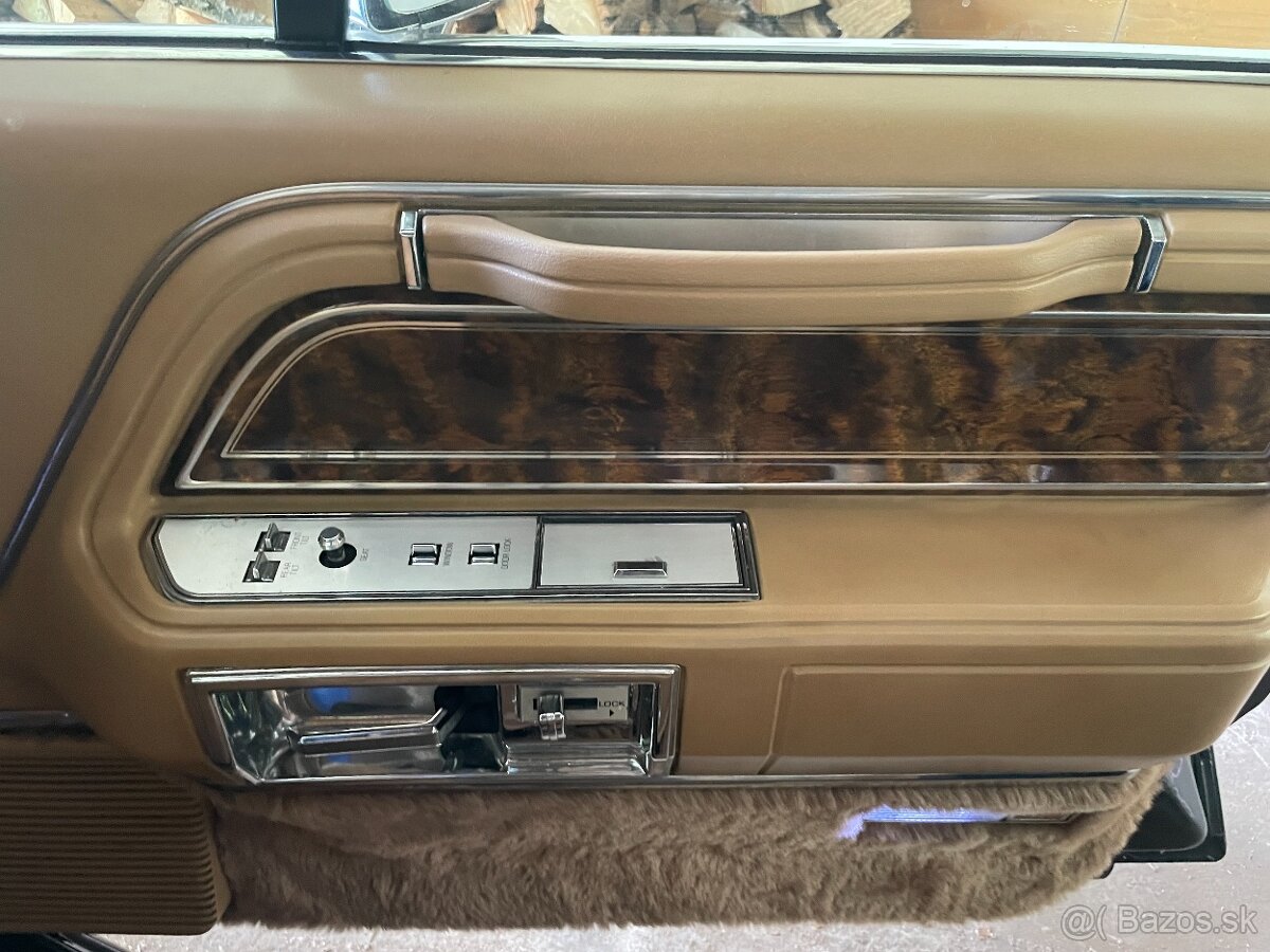 LINCOLN Town Car 1985 V8 - 15