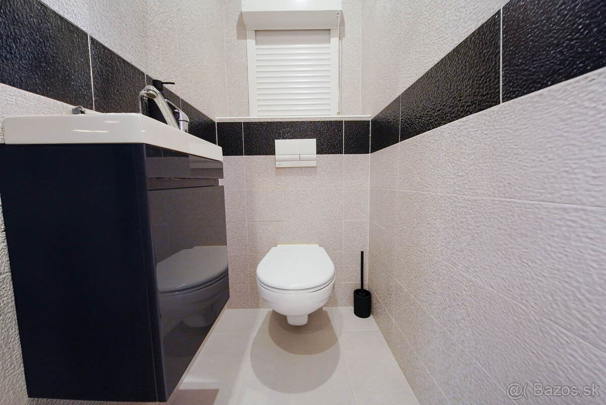 Na predaj 3 izbový byt (77 m²) na 12. p. – KVP, ZOMBOVA - 15