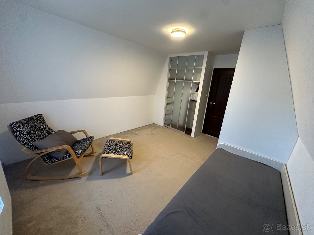 Predám celoročne obývateľnú záhradnú chatu/dom v Dúbravke - 15