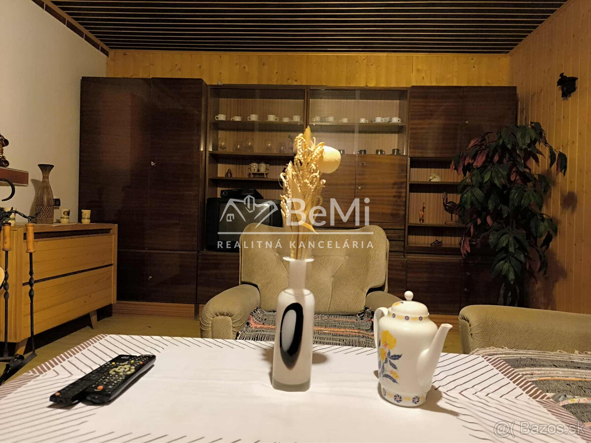 Rekreačná chata s veľkým pozemkom v lese - 15