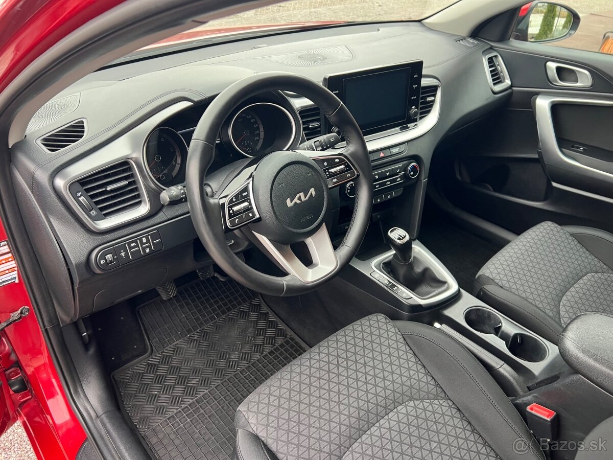 Kia Ceed 1.6 CRDi MHEV Gold - 15