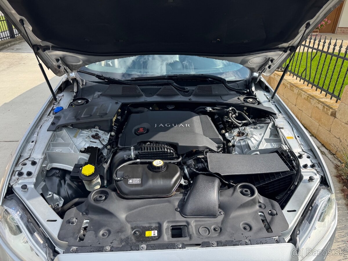 Jaguar XJ 3.0 - 15