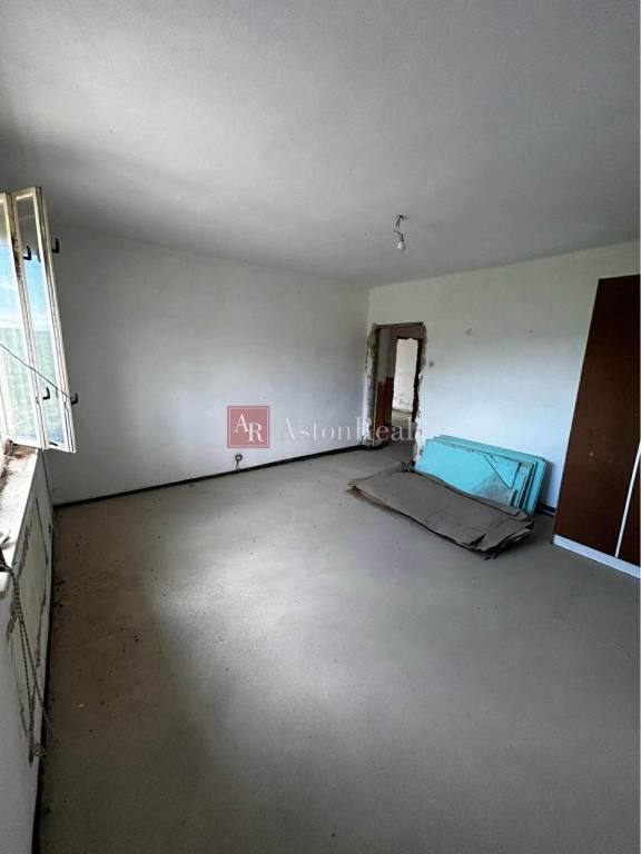 Dvojpodlažný Rodinný Dom na pozemku 786 m2 - Chyžné - 15