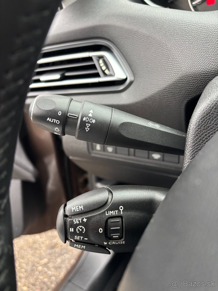 Peugeot 308 Break/SW SW 1.6 e-HDi Allure Stop&Start - 15