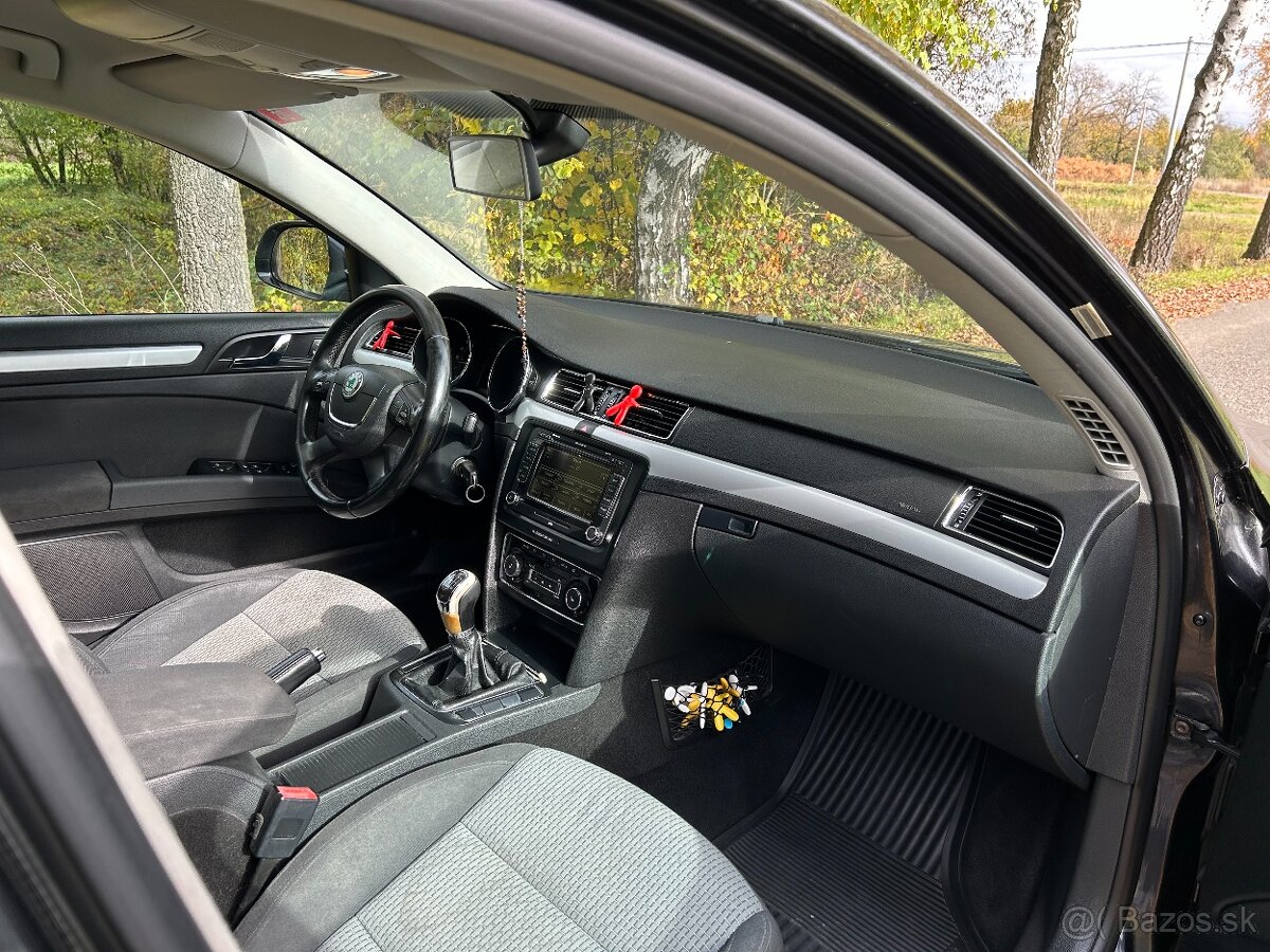 Škoda Superb 2 Combi 2.0 TDI 103Kw 2010 Elegance - 15