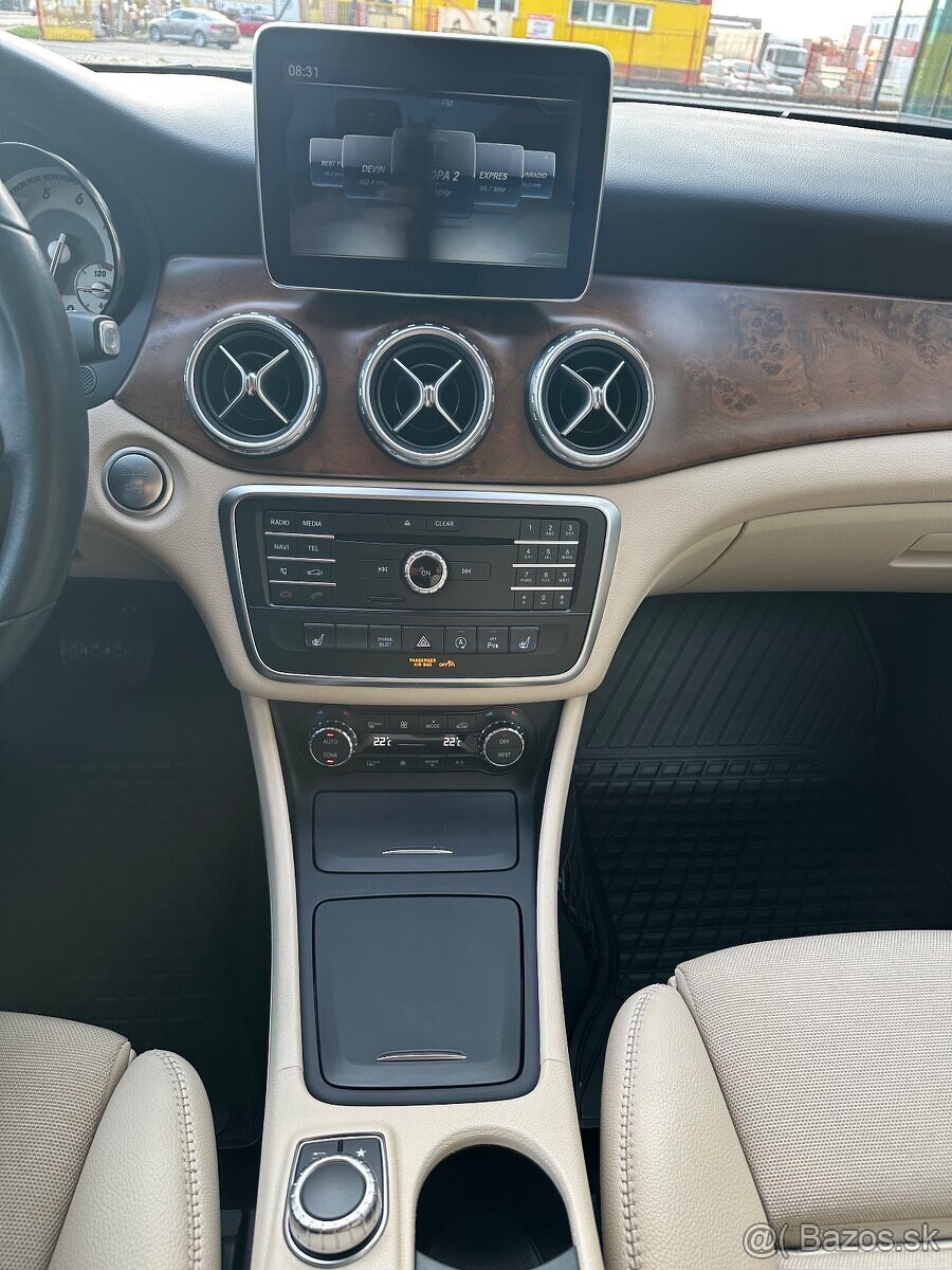 Mercedes Gla 180 benzín 96293km - 15