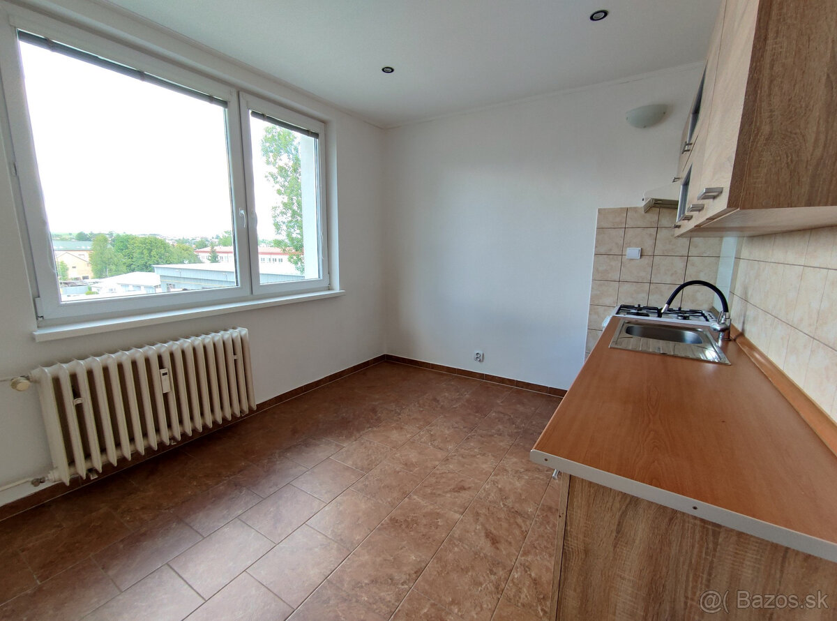 Na prenájom 4-izbový nezariadený byt po celkovej rekonštrukc - 15