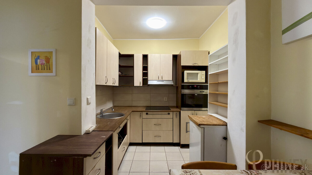 NA PREDAJ: 4-izbový tehlový dom na 787 m² pozemku – Ivanka p - 15