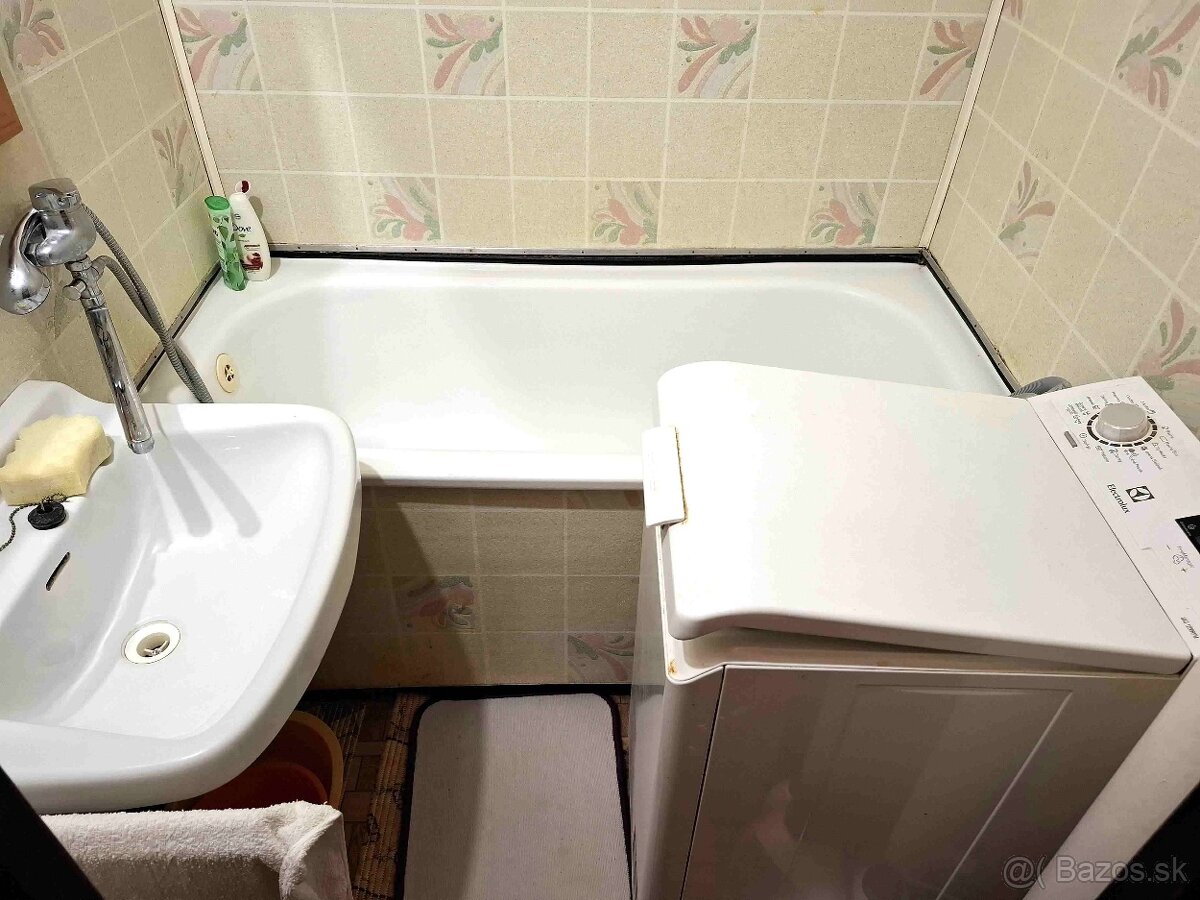 Pôvodný stav: 3 iz., Mládežnícka ul., B.Bystrica,159 000,-€ - 15