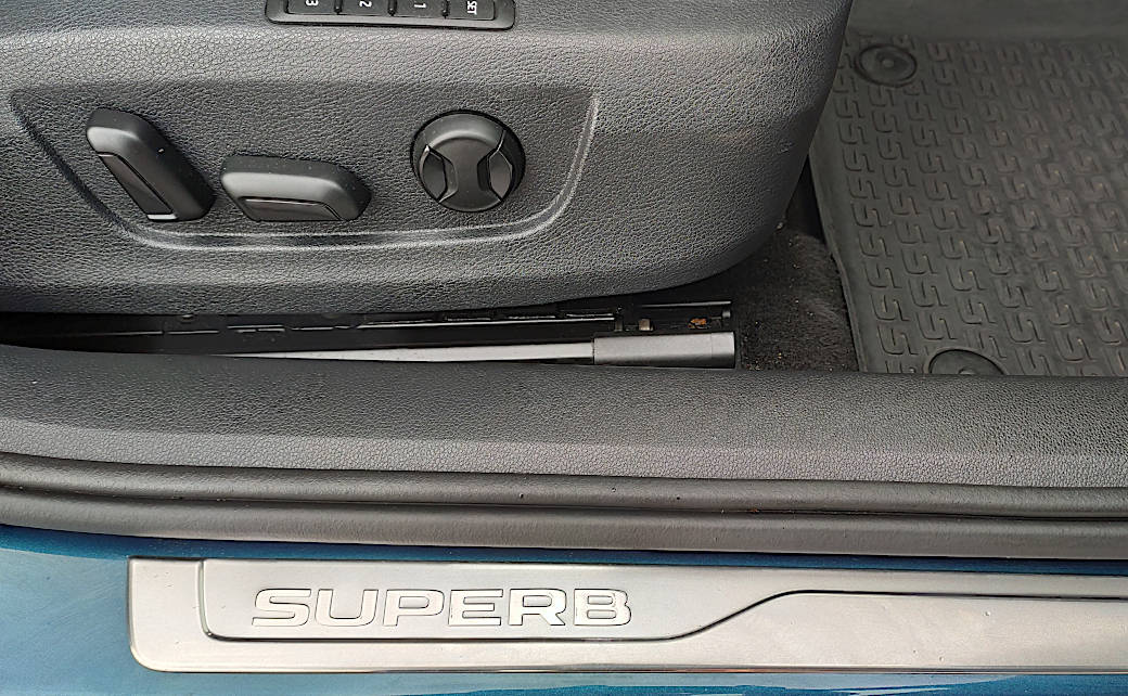 Škoda Superb IV kombi PHEV L&K - 15