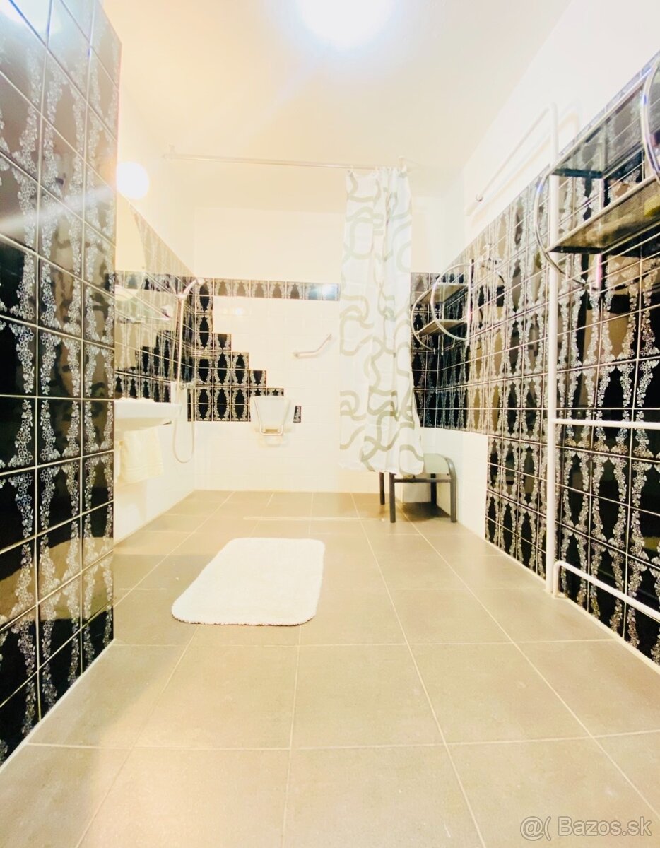 NA PRENÁJOM RODINNÝ DOM V LOKALITE TERASA - 15