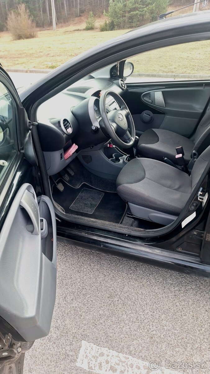 Toyota Aygo 1.0 benzín 2007 - 15