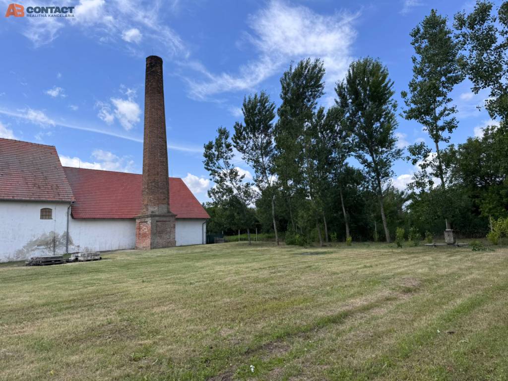 4613 m² areál s budovou pôvodného liehovaru v obci Zemianske - 15