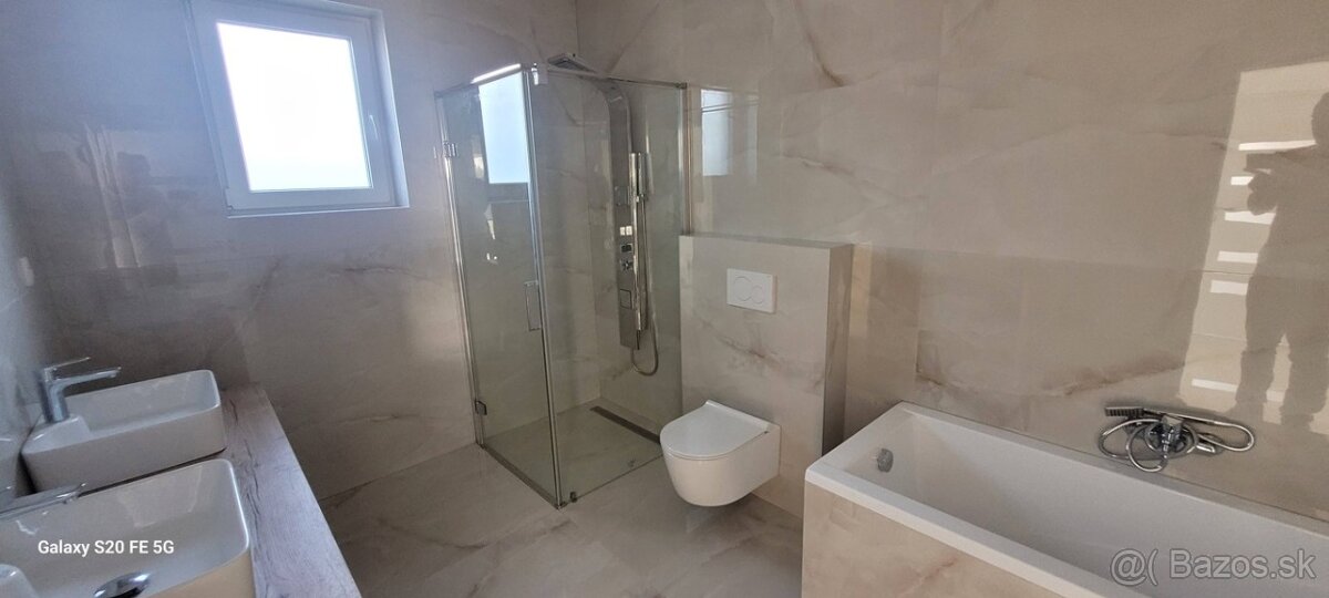 4 izbový rodinný dom 143 m2 pozemok 633 m2 Dunajská Streda - - 15