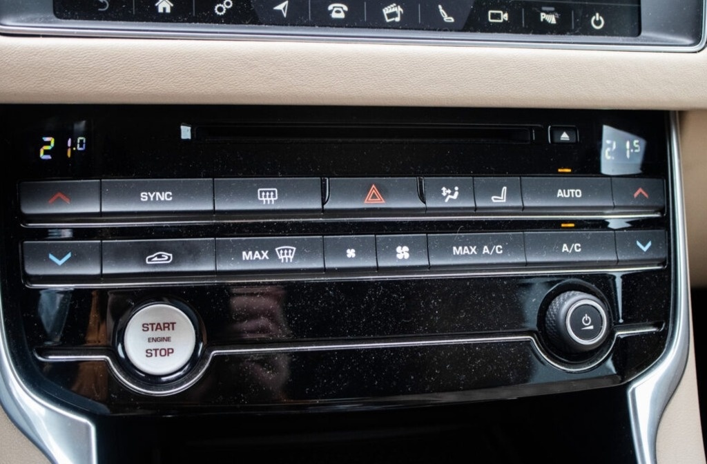 Jaguar XF 177kW (2017) - 15