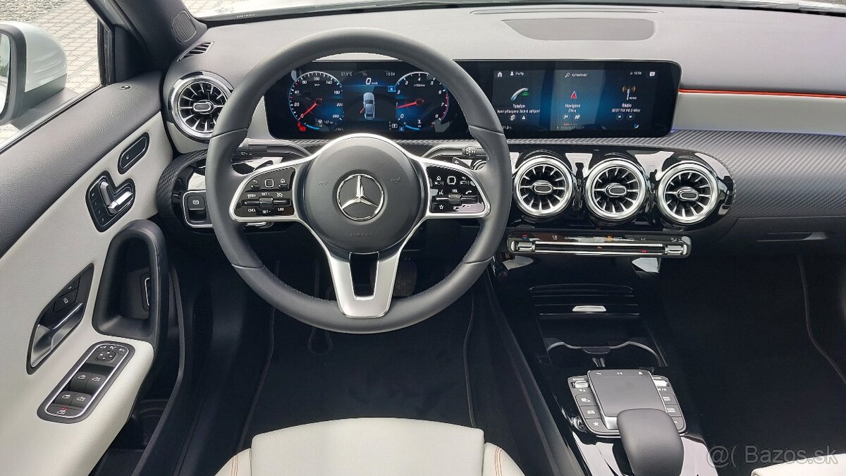 Mercedes-Benz A 180 sedan - 15