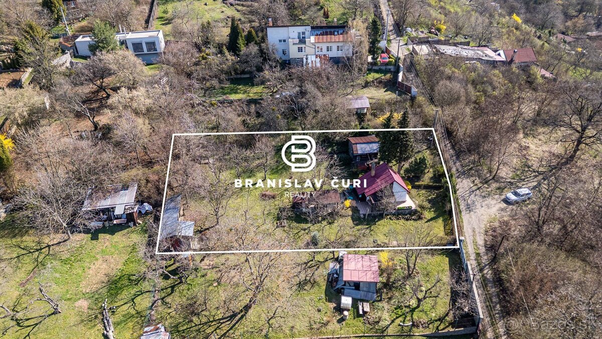 NA PREDAJ CHATA S VEĽKÝM POZEMKOM - KAVEČANY - 15