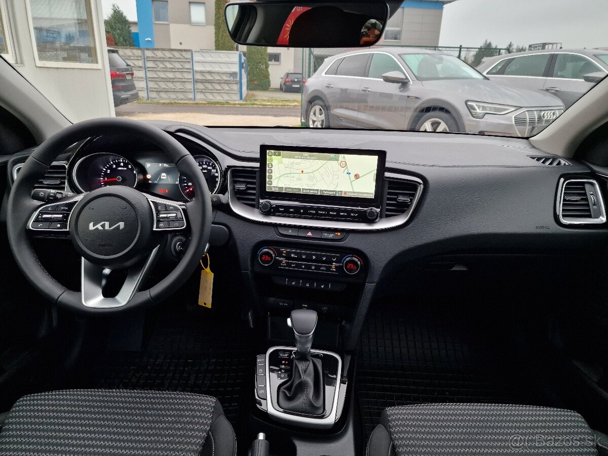 KIA CEED 1.5 T-GDI / AT, NÁJAZD 27KM / ODPOČET DPH - 15