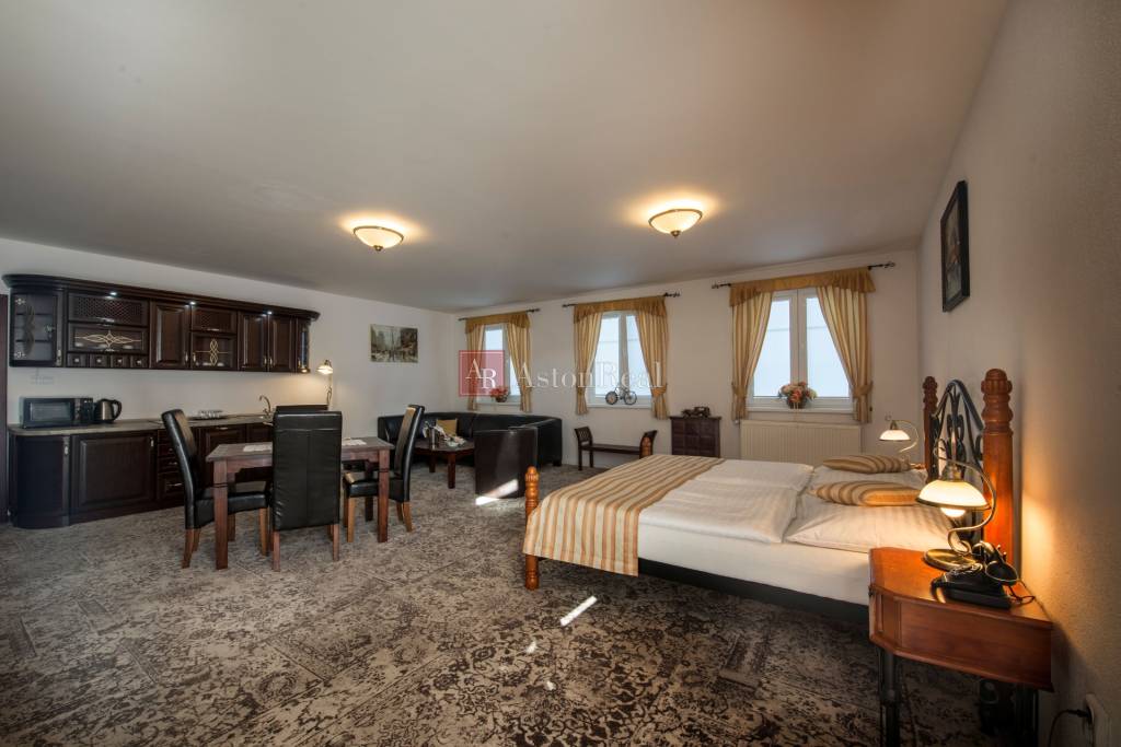 EXKLUZÍVNE - PREDAJ - HOTEL Liptovský Ján, 25 izieb, 7334 m2 - 15