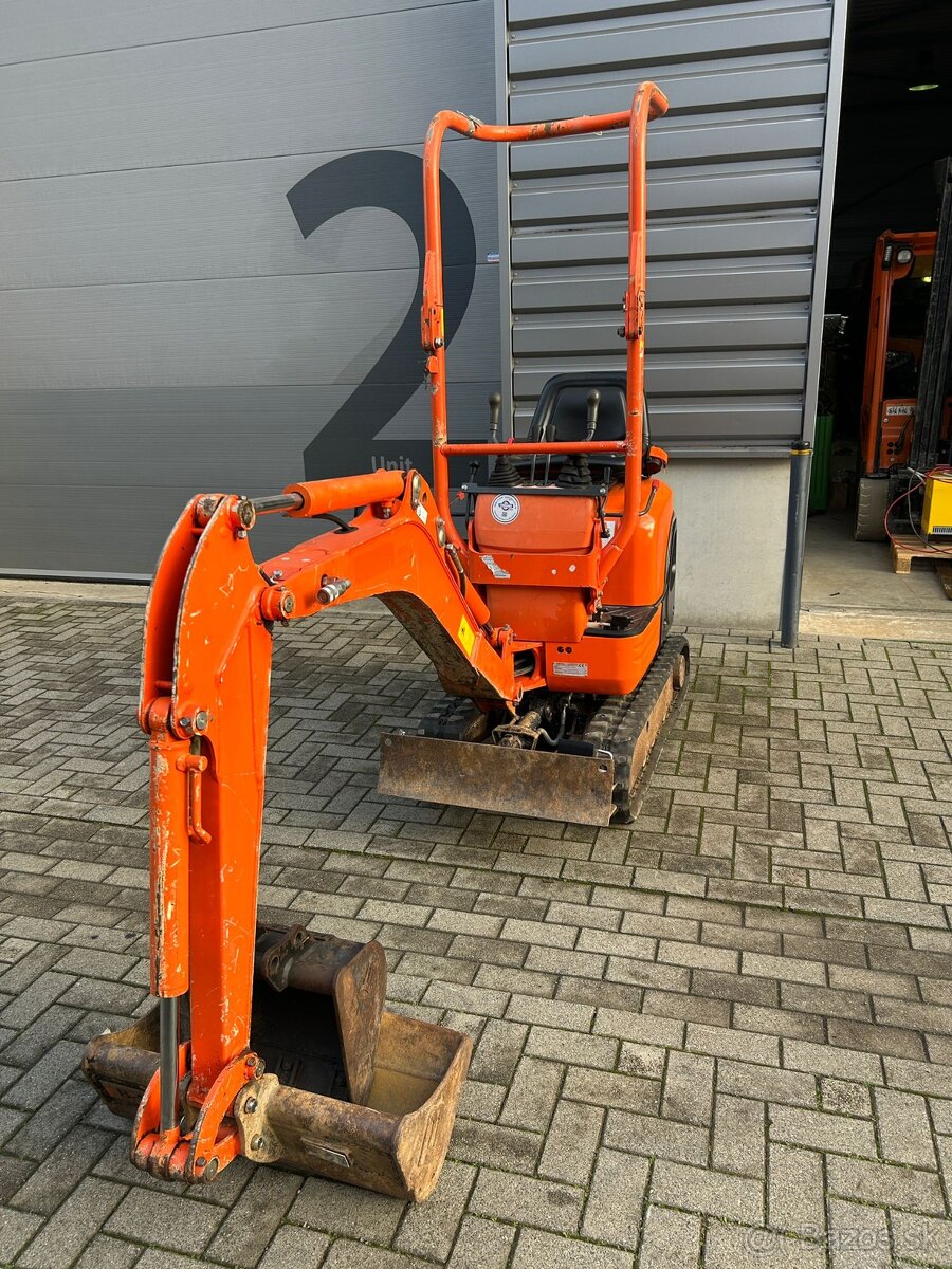 Minibagr Kubota U10 s nulovým přesahem zádě - 15