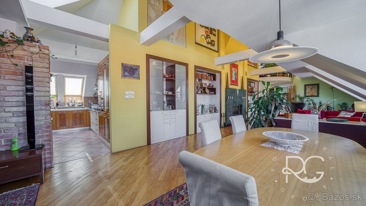 Pôsobivý staromestský byt s veľkou terasou s krásnym výhľado - 15