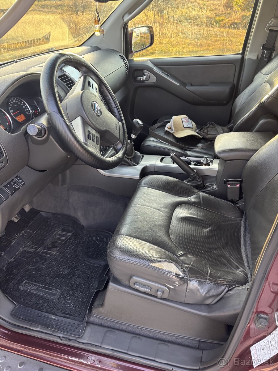 Nissan Pathfinder - 15