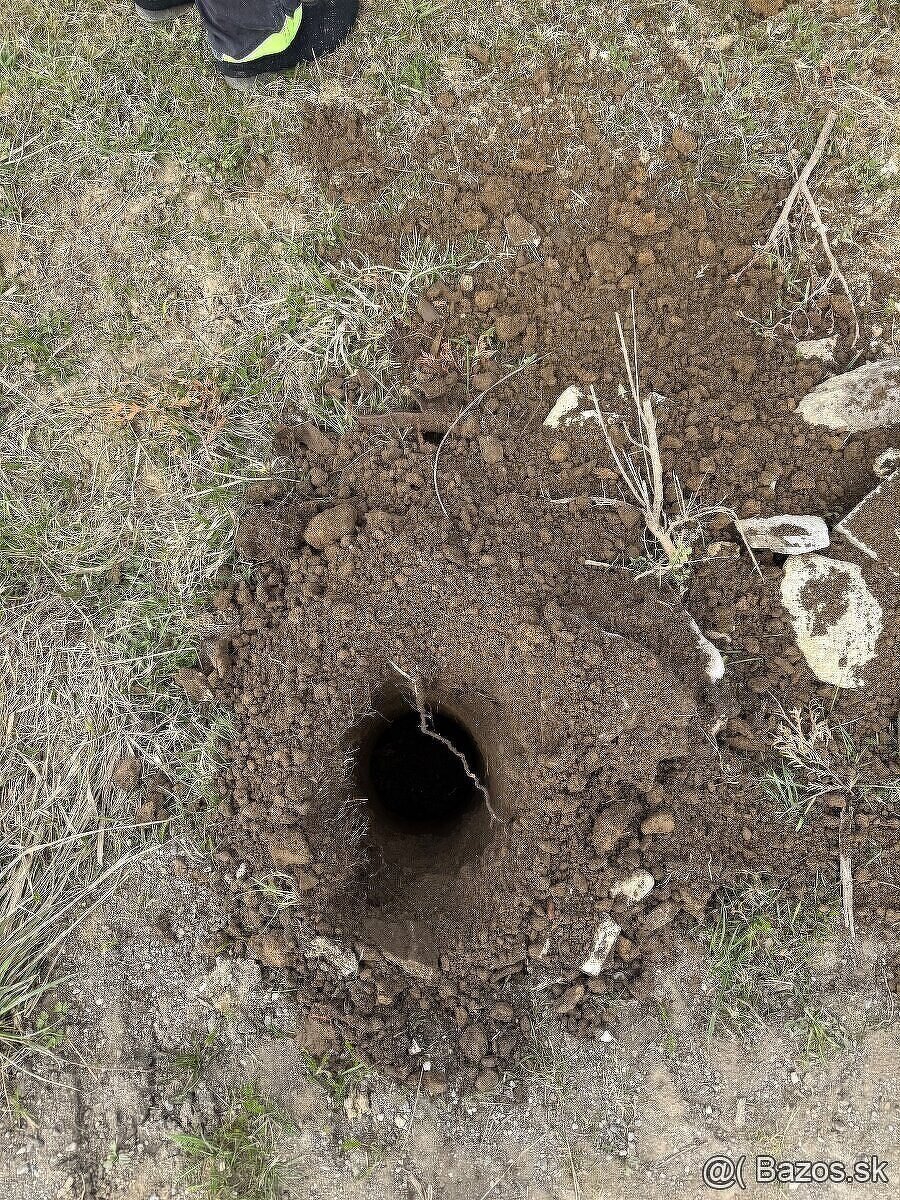 Zemné a výkopove práce Autodoprava Bager Minibage UNC - 15