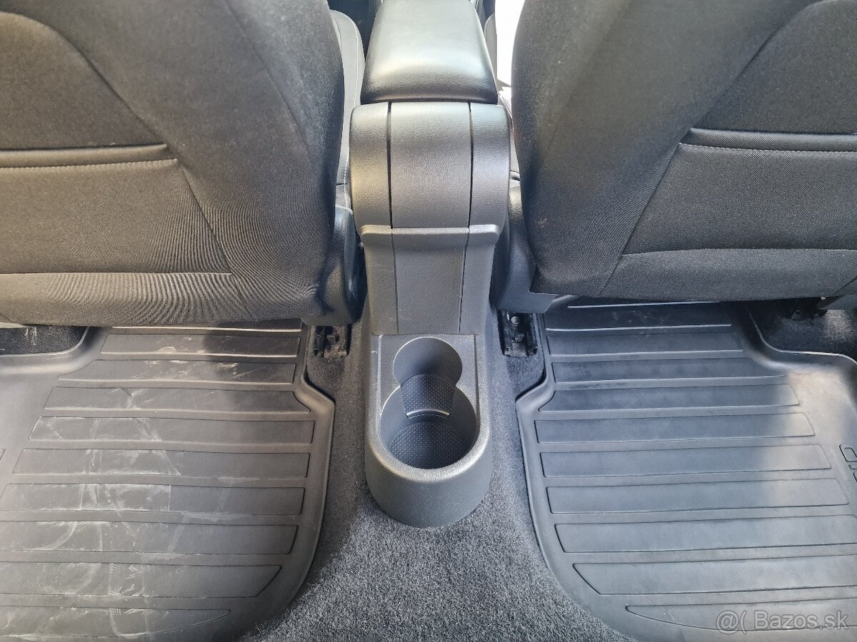 Škoda Rapid Spaceback 1.2 TSi DSG 90k Ambition (benzín) - 15