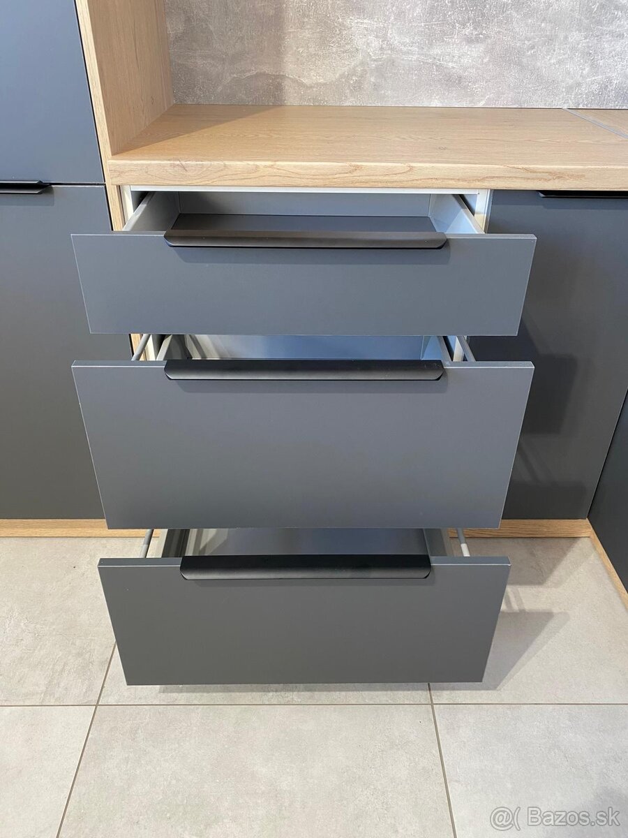 Kuchynská linka – SKLADOM - 15