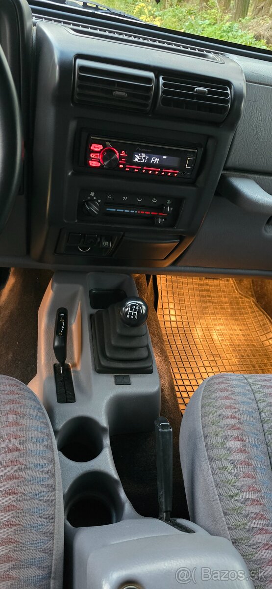 Jeep Wrangler 2.5 - 15