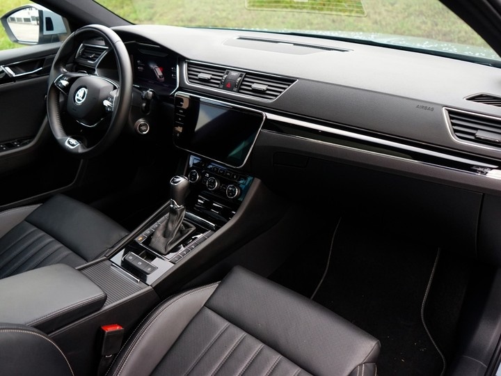Škoda Superb Combi 2.0 TDI SCR L&K DSG - 15