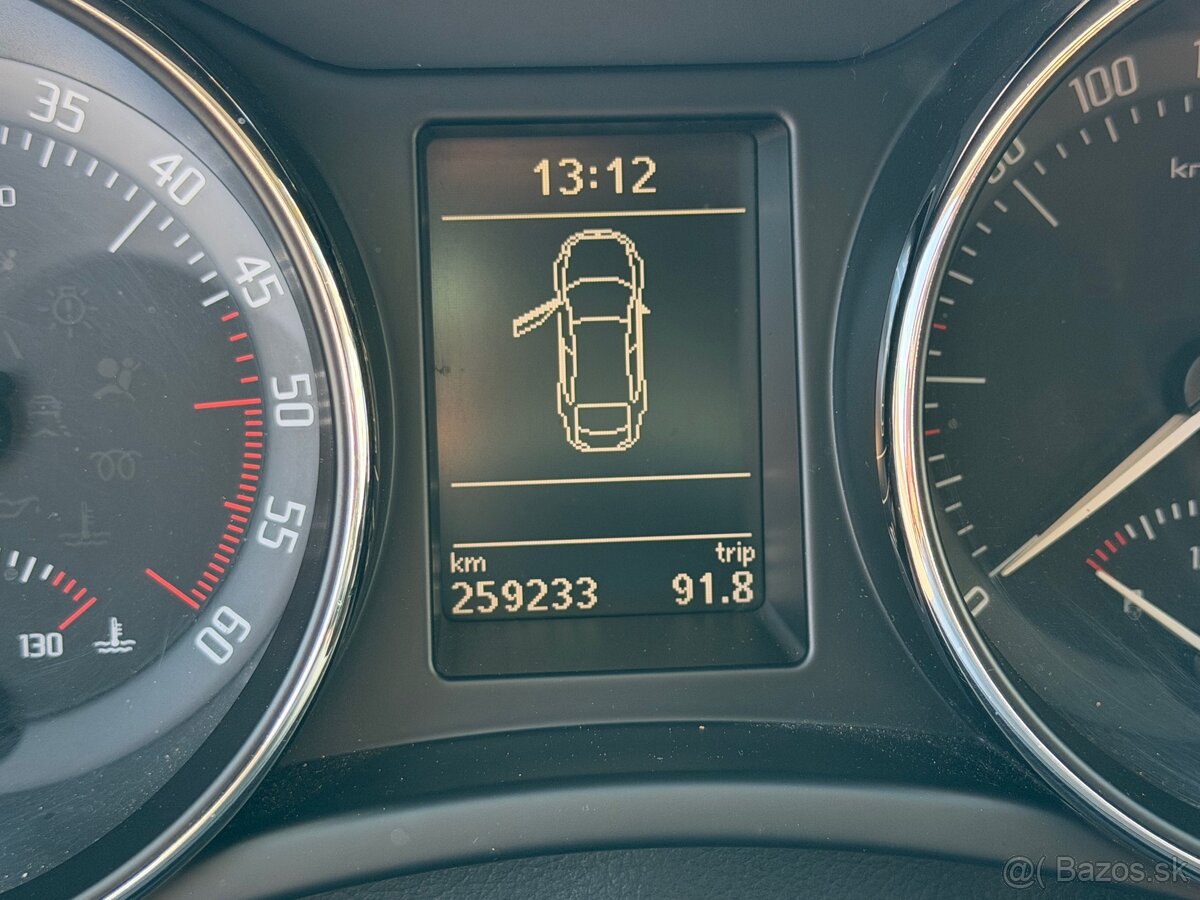 Predám Škoda Superb ||. 2.0 TDi 103kw - 15