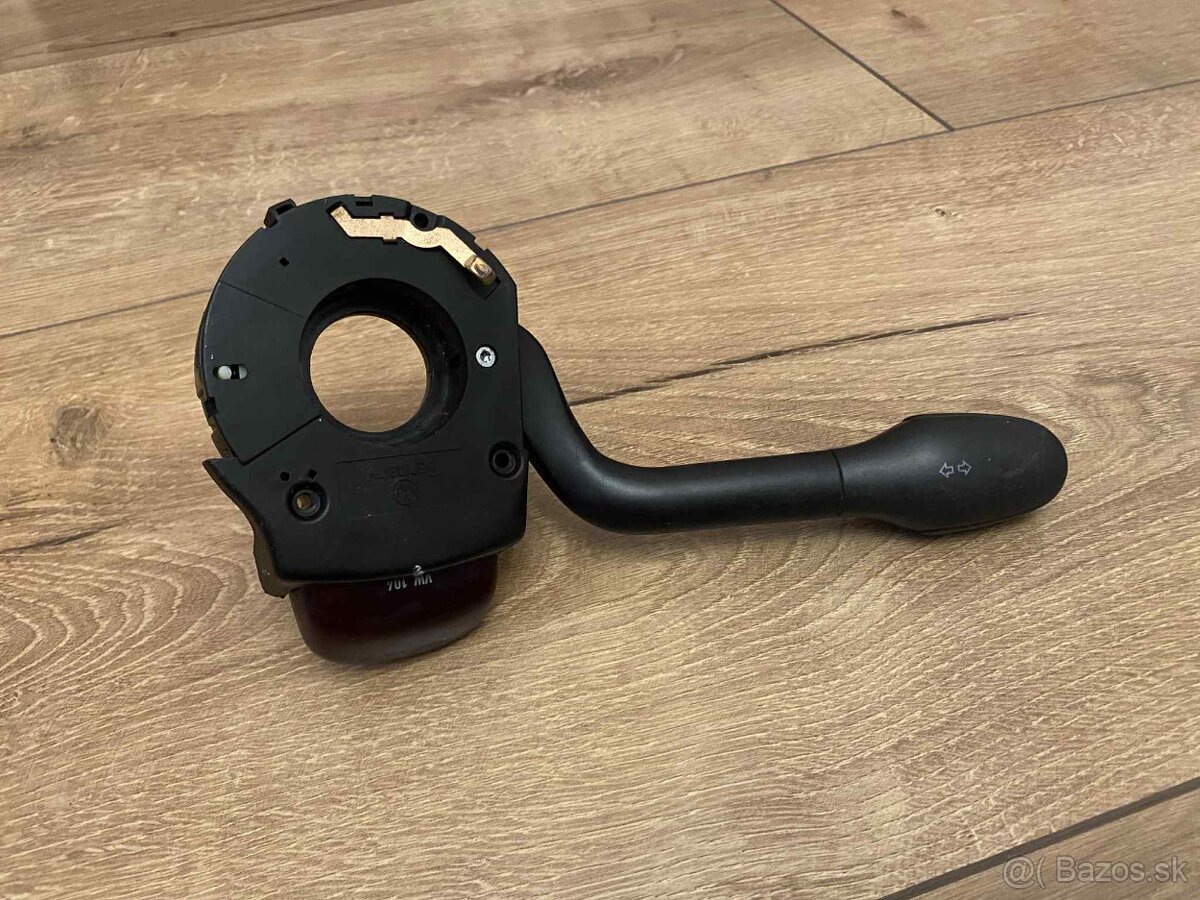 Prepínač smerových svetiel na VW PASSAT B4 Variant - 15