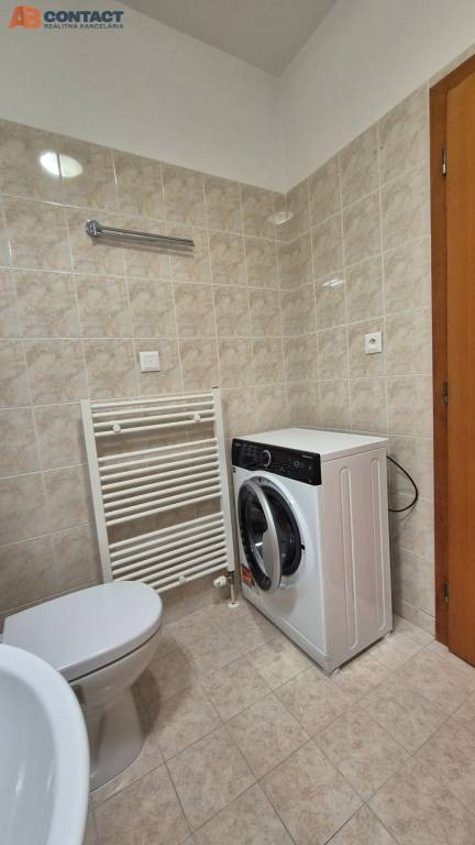 Priestranný 1-izbový byt s balkónom pri mestskom parku - 15