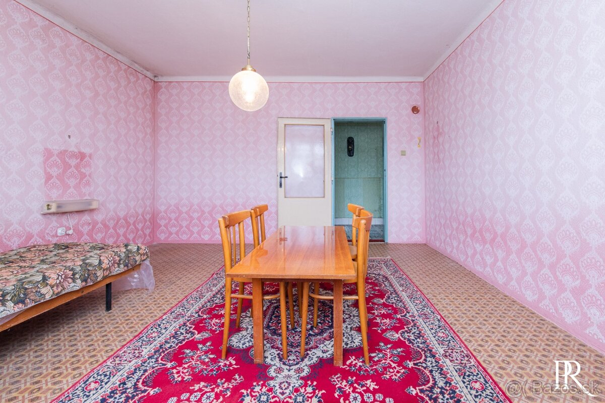 PREDAJ 5 IZBOVÝ RODINNÝ DOM S GARÁŽOU, DOLNÉ TRHOVIŠTE - 15