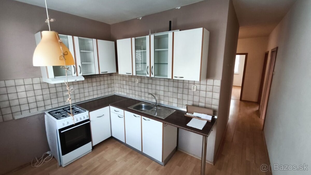 3 izbový byt Zvolen Zlatý Potok + garáž - 15