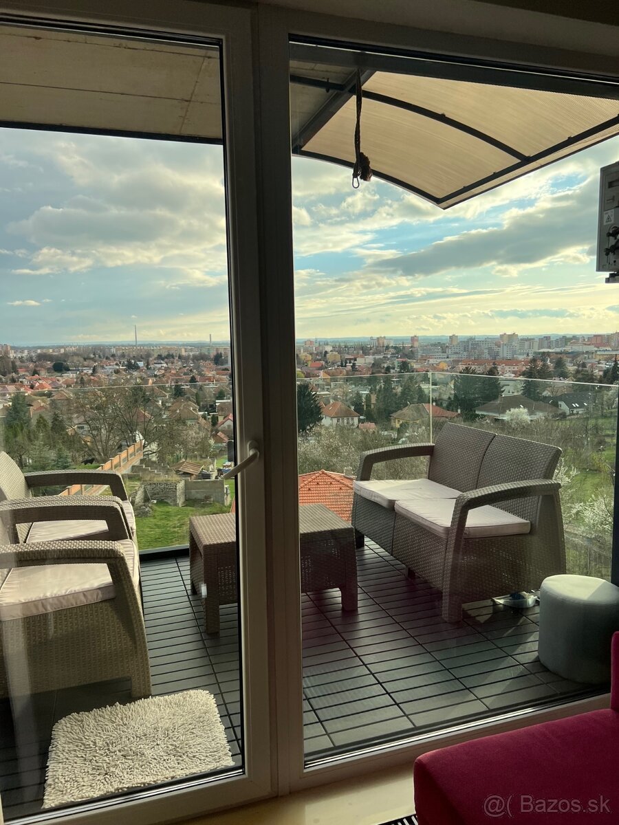 Predám trojizbový byt v PLATO Levice - 15