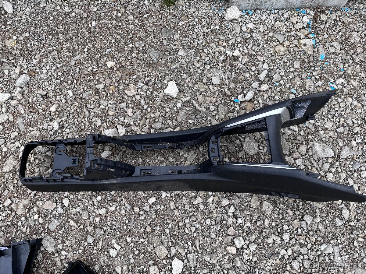 Diely interiéru Peugeot 208 rok 2010-2015 - 15