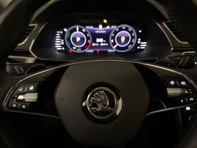 Skoda Superb Combi 1.4 TSI L&K - Hybridné - Automatická - 1 - 15