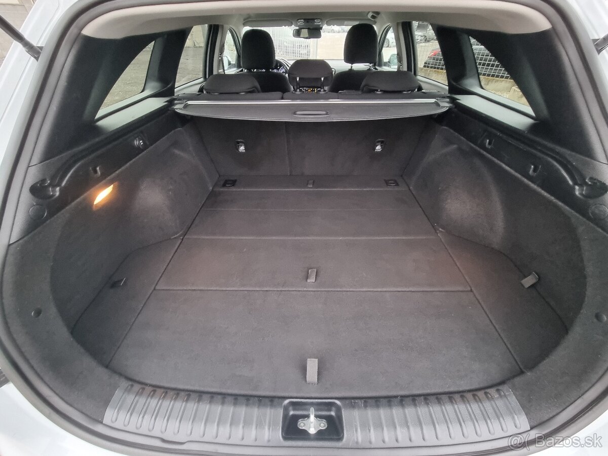 Kia Ceed SW 1.4 T-GDi Gold A/T za 13.990 € - 15