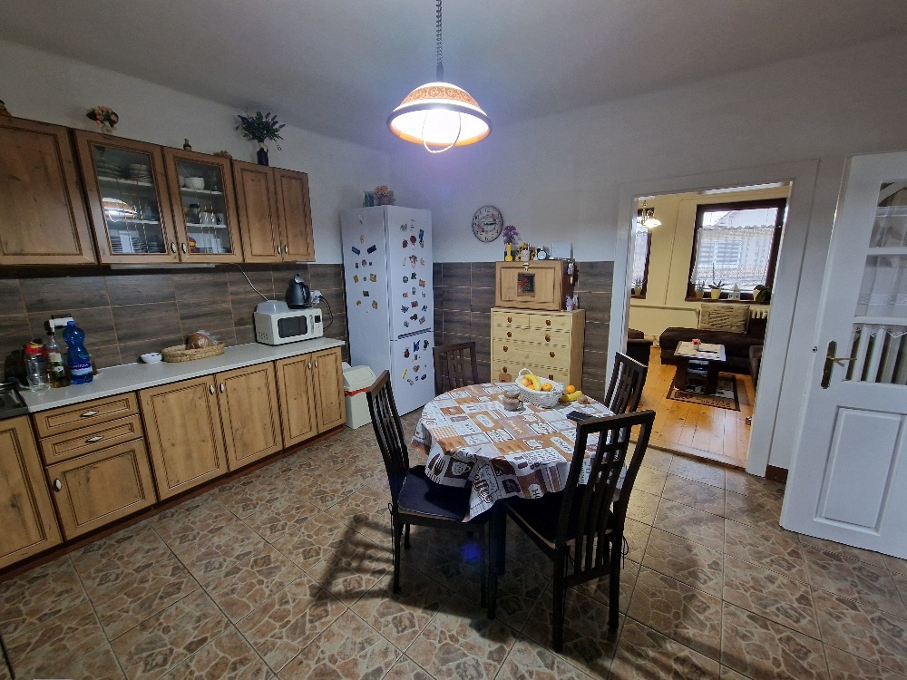 Rodinný dom na 1575m2 pozemku v Pate na predaj - 15