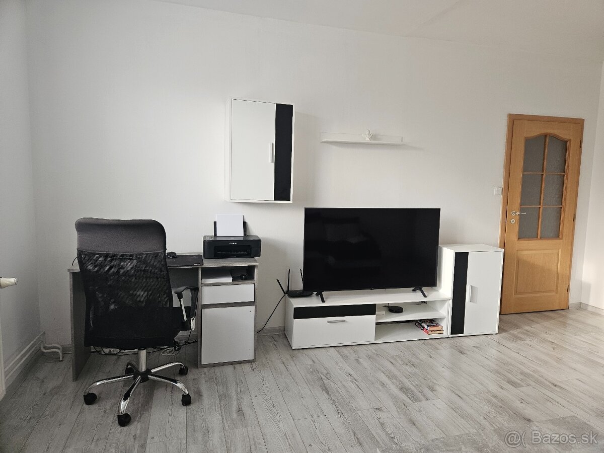 Na predaj zrekonštruovaný 2 izbový byt v Dubnici nad Váhom. - 15