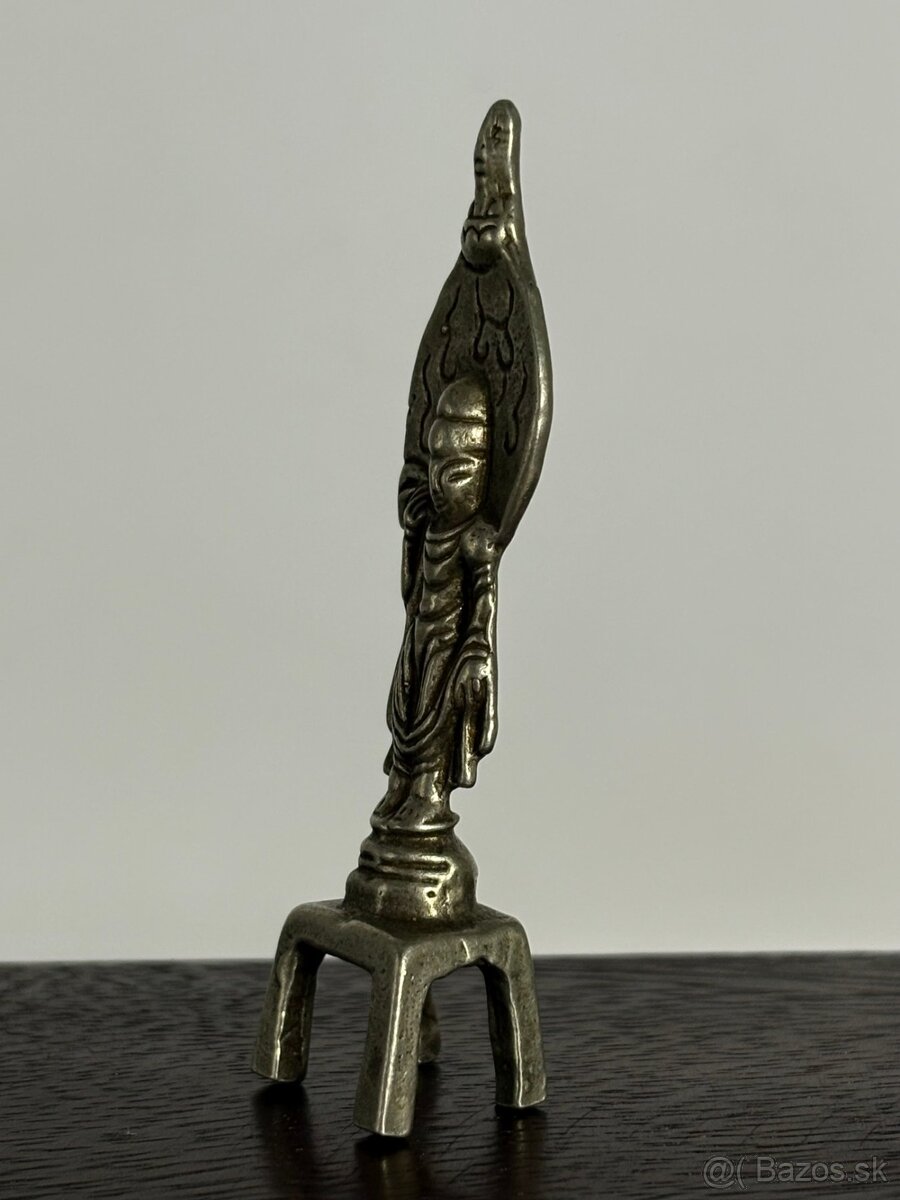 4 starožitné Tibetské bronzové sošky na originálnom drevenom - 15