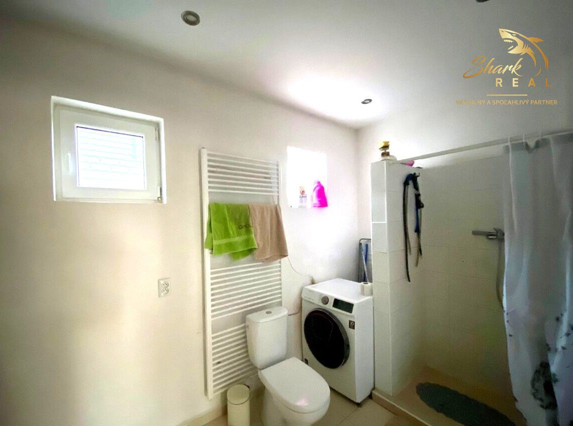 Príjemný a moderný rodinný dom, vhodný aj ako chalupa - 15