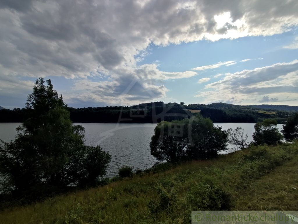 Pozemok vhodný na výstavbu s rozlohou 700 m2 v obci Štiavn - 15