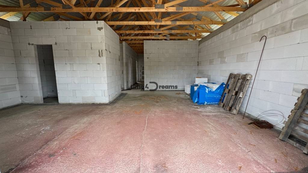 NA PREDAJ 4 izbový dom v obci Ladice - 15